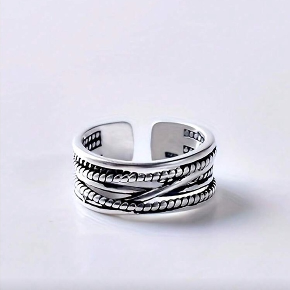 Silver ring - Picture 2 of 2